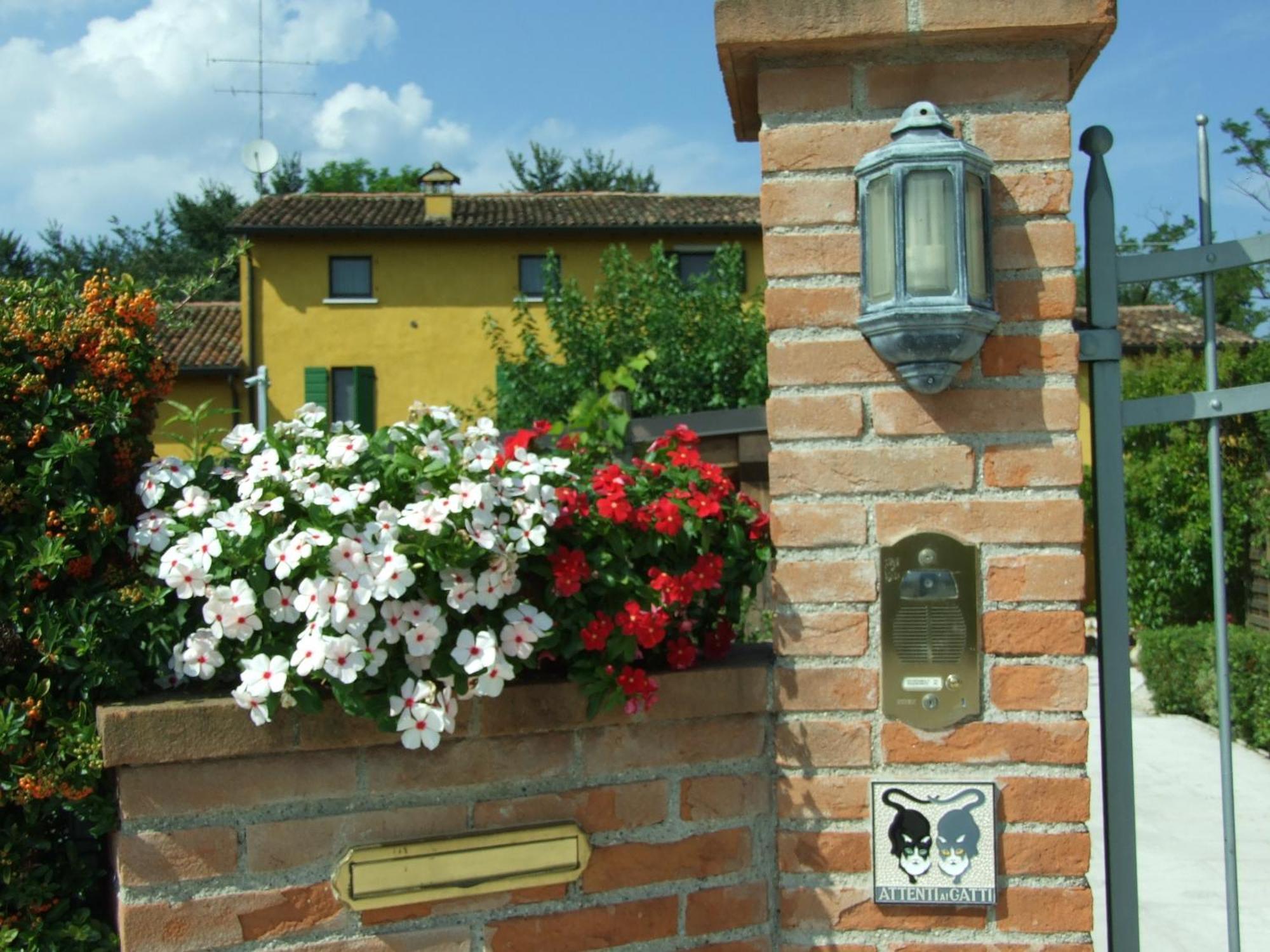 B&B Casacasina Монцамбано Екстериор снимка